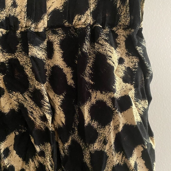 High waisted leopard short/ loose open leg shorts - Picture 2 of 3